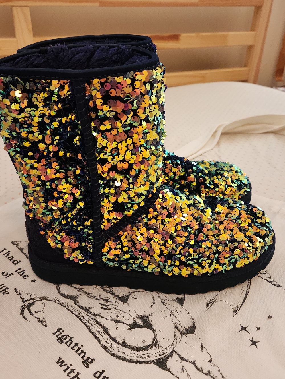 UGG Womens Purple Classic Stellar Sequin with Iridescent Sequins Size 8 - Picture 2 of 11